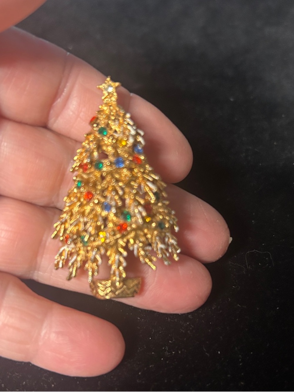 Vintage Arthur Pepper Gold Christmas Tree Brooch with Multicolor Accents